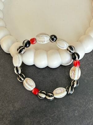 צמיד גמיש אבן אדום שחור