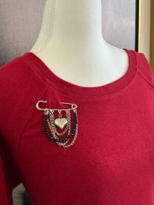 סיכת דש כסופה קריסטלים ולב