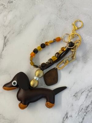 קישוט צ’ארם גדול כלבלב חום